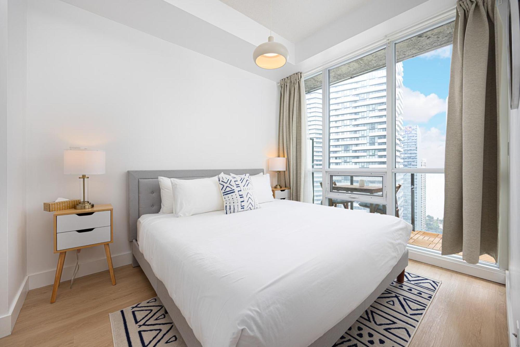 Newly Renovated Cozy Condo/Union Station Toronto Buitenkant foto